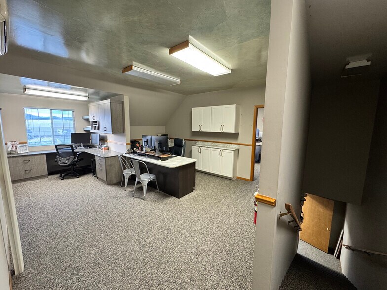 More Photos Of 160 Kelly Rd, Kalispell Flex For Lease
