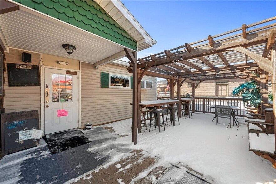 More Photos Of 750 Boulevard Ave, Dickson City Bar For Sale