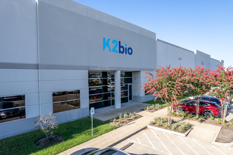 More Photos Of 2710 Reed Rd, Houston Distribution For Lease