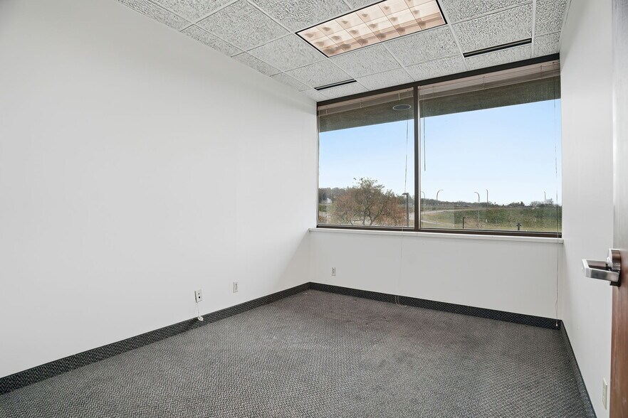 More Photos Of 941 Hillwind Rd NE, Minneapolis Medical For Sale