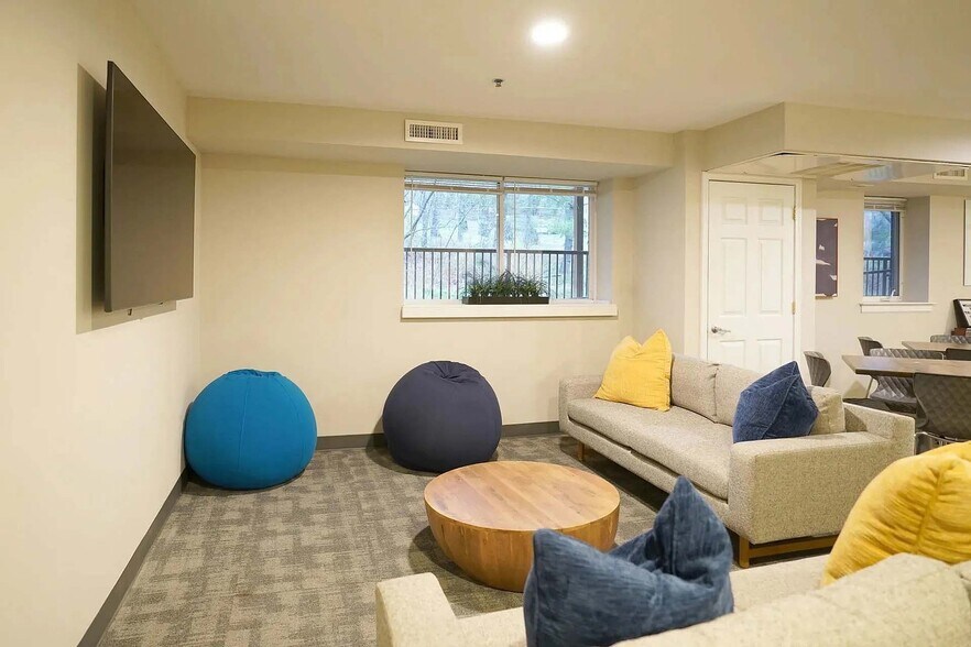 More Photos Of 150 N Main St, Mansfield Apartments For Sale