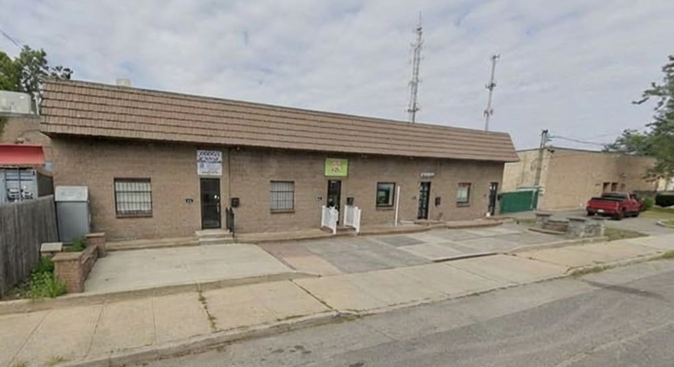 Primary Photo Of 411 Broadway, West Babylon Warehouse For Lease