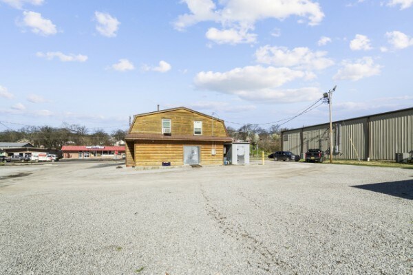More Photos Of 601 N 1st St, Pulaski Restaurant For Sale