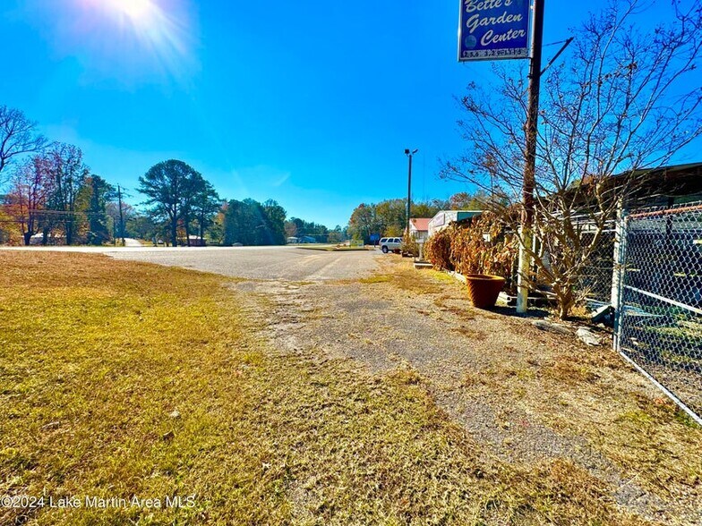 More Photos Of 1217 Tallapoosa St, Alexander City Specialty For Sale