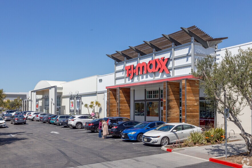 More Photos Of 4100-4250 Carson St, Long Beach Storefront For Lease