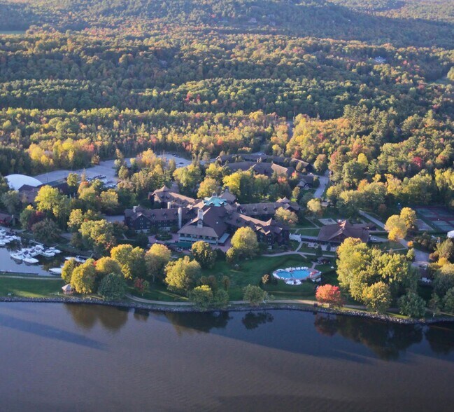 More Photos Of 392 Rue Notre-Dame, Montebello Hotel For Sale