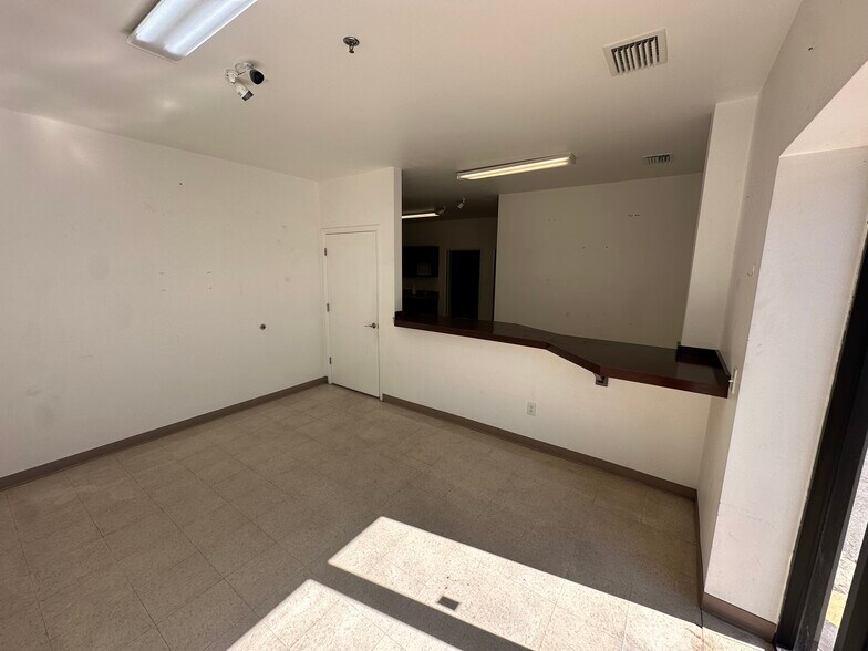 More Photos Of 4151 118th Ave N, Clearwater Warehouse For Lease