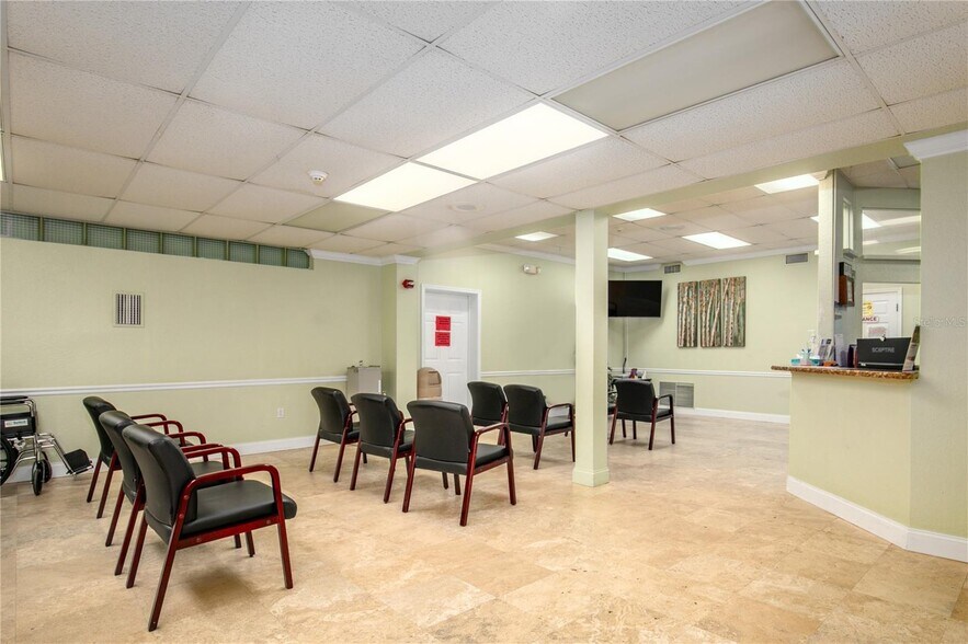 More Photos Of 1135 Lake Ave, Clermont Medical For Sale