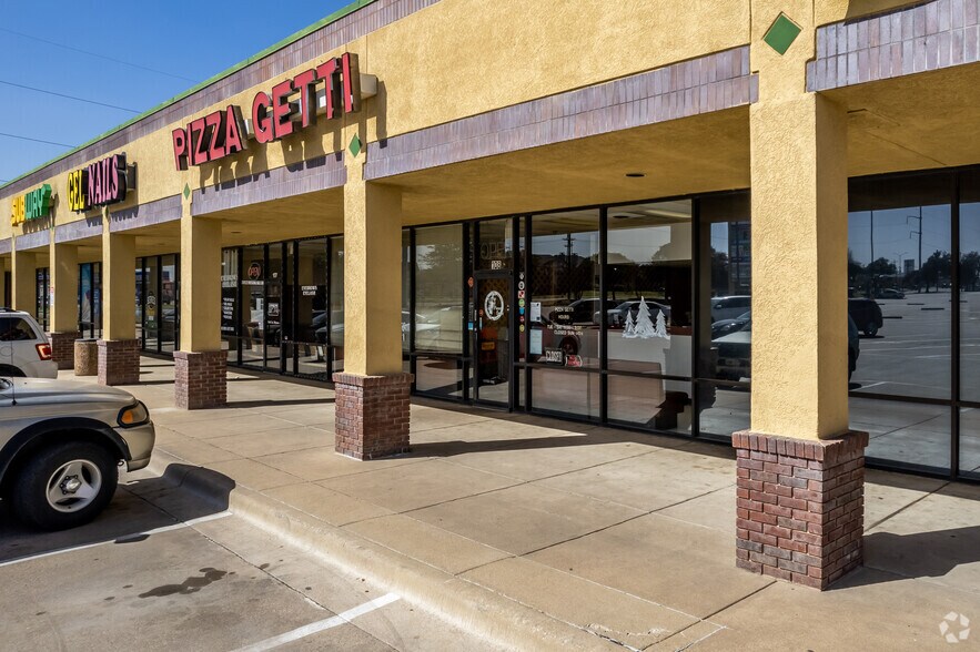 More Photos Of 3302-3402 N Buckner Blvd, Dallas Unknown For Lease