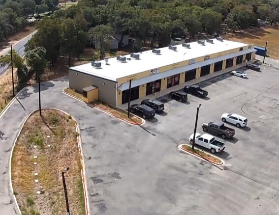 More Photos Of 3712 New Mathis Rd, Elmendorf Freestanding For Lease