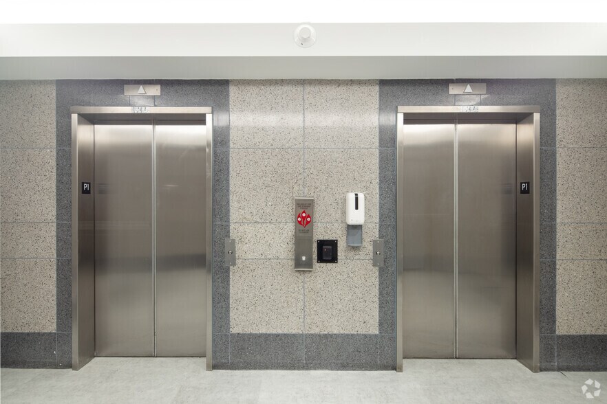 More Photos Of 6345 Balboa Blvd, Encino Unknown For Lease