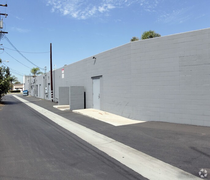 More Photos Of 612 S Brea Blvd, Brea Storefront For Lease