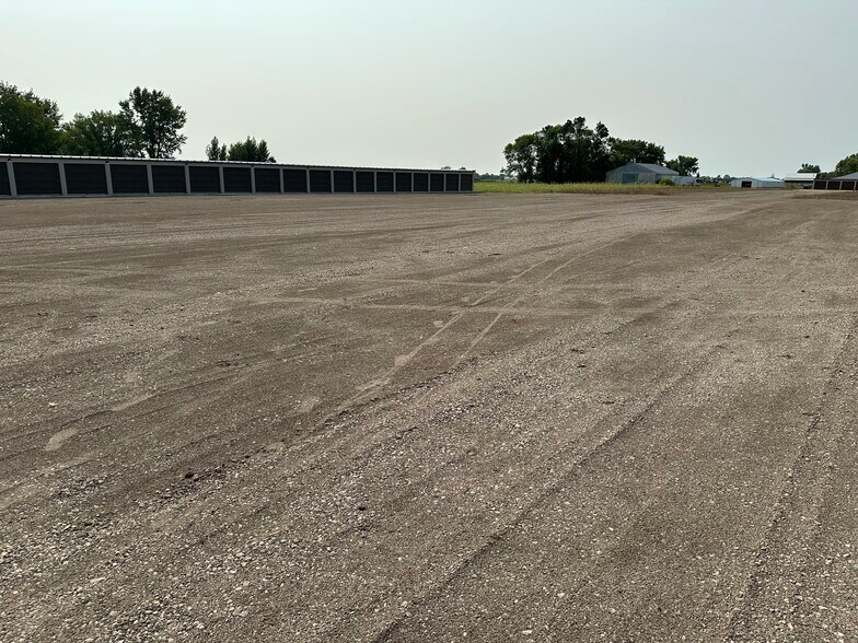 More Photos Of 3901 Main ave, Brookings Self Storage For Lease