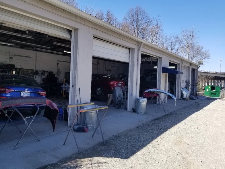 More Photos Of 825 N Graham St, Charlotte Industrial For Sale