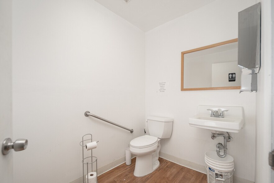 More Photos Of 11747 N 19th Ave, Phoenix Office For Sale