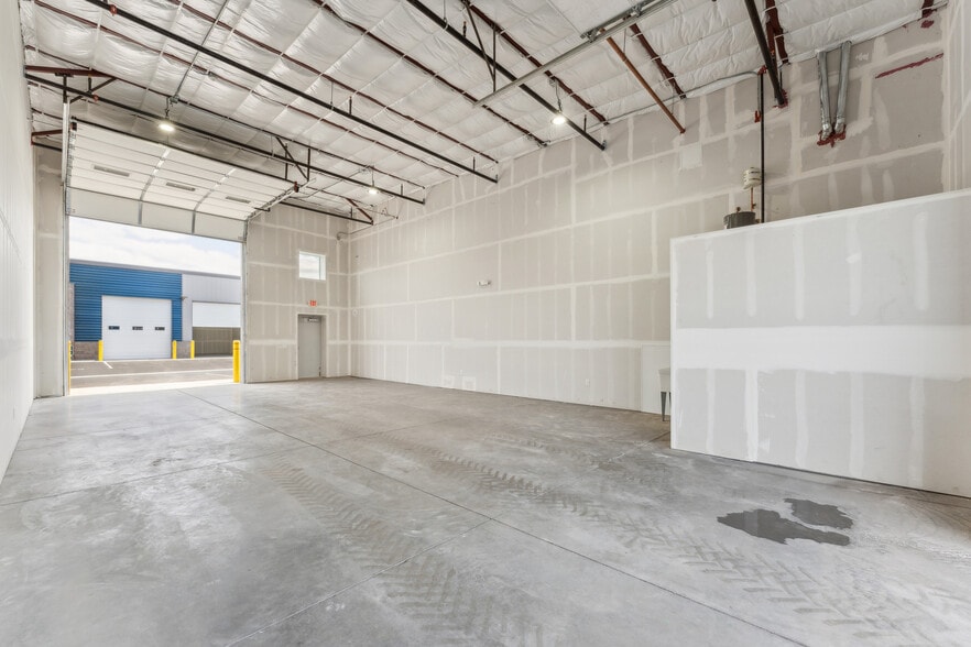 More Photos Of 18704 Marketplace dr, Queen Creek Industrial For Lease