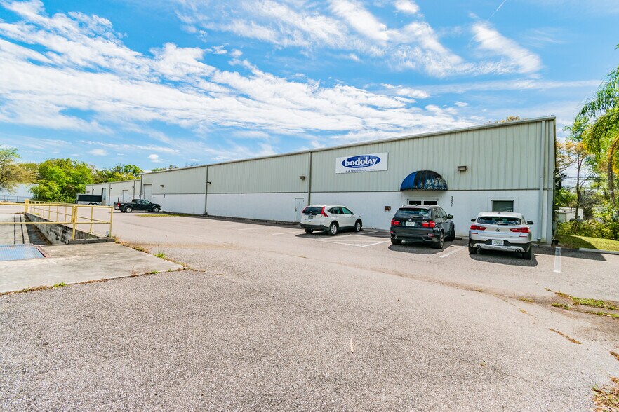 More Photos Of 2401 Airport Rd, Plant City Manufacturing For Sale