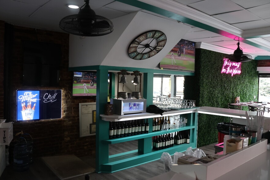 More Photos Of 32 Broad St, Keyport Bar For Sale