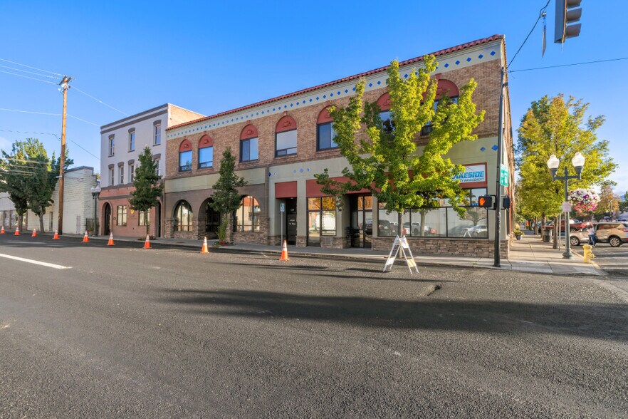 More Photos Of 125 S 6th St, Klamath Falls Flex For Sale