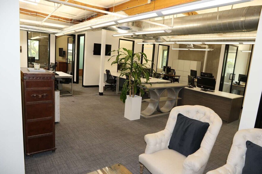 More Photos Of 3975 Landmark St, Culver City Warehouse For Lease
