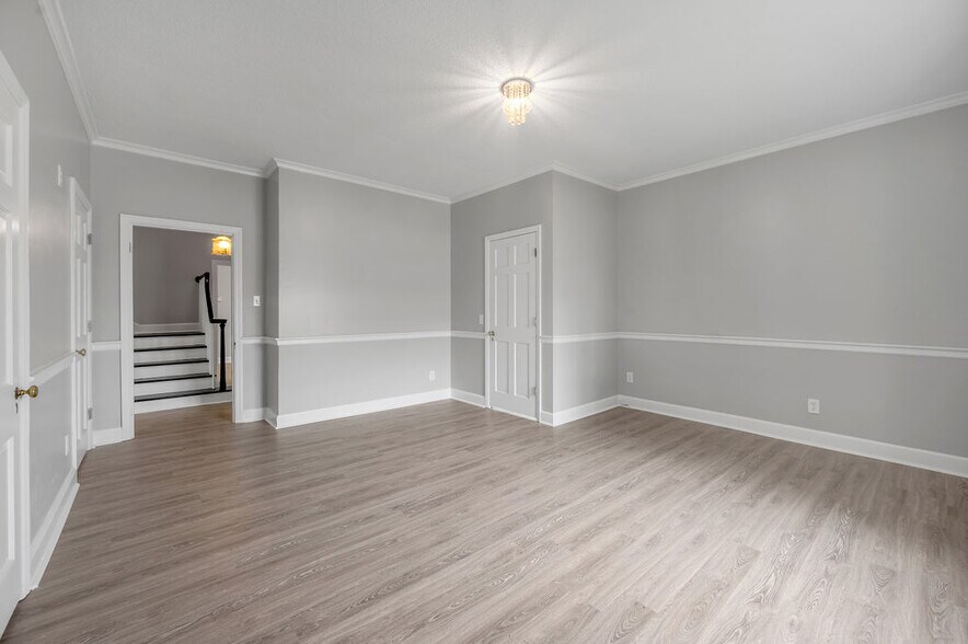 More Photos Of 454 Big Hill Ave, Richmond Office Residential For Sale