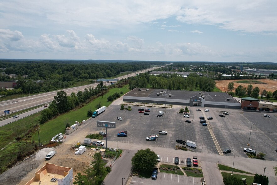 More Photos Of 3175 W 3rd St, Bloomington Storefront For Lease