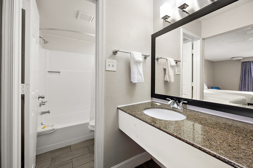 More Photos Of 2525 N Salisbury Blvd, Salisbury Hotel For Sale
