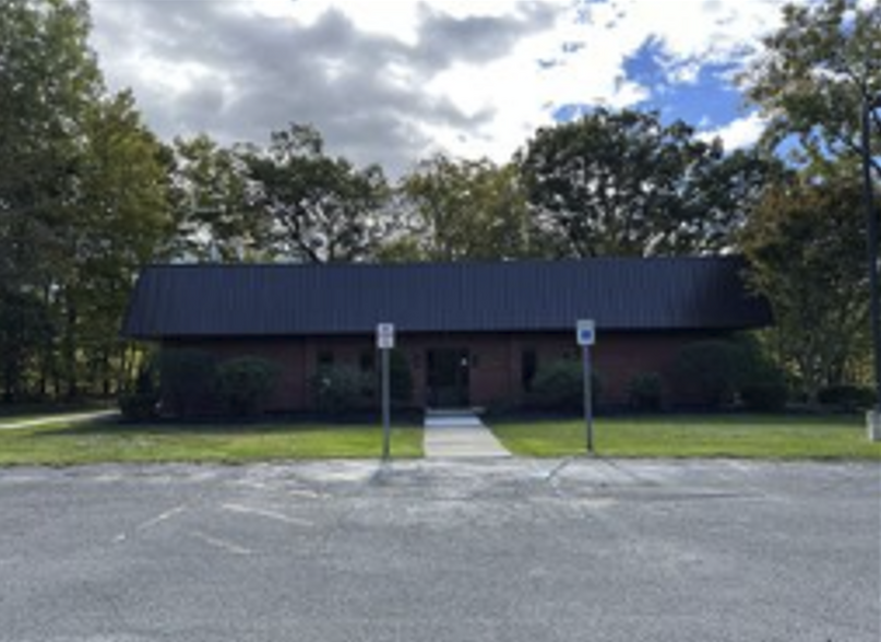 Primary Photo Of 521 Vischer Ferry Rd, Clifton Park Medical For Lease