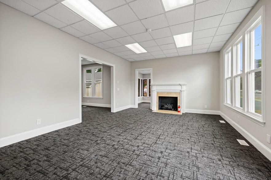 More Photos Of 504 W Broad St, Dunn Office For Sale