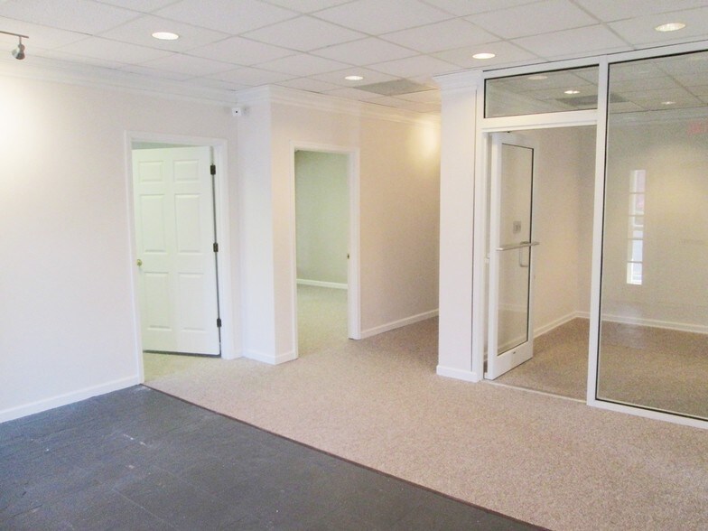 More Photos Of 3867 Holcomb Bridge Rd, Peachtree Corners Office For Lease