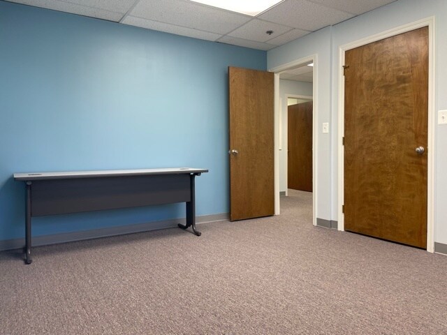 More Photos Of 503 Carlisle Dr, Herndon Flex For Lease