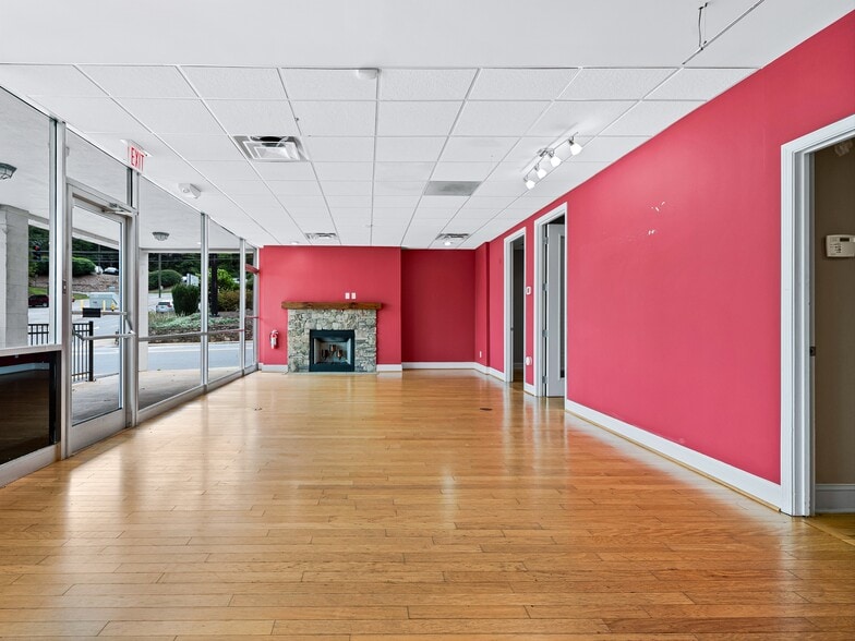 More Photos Of 373 Biltmore Ave, Asheville Medical For Lease