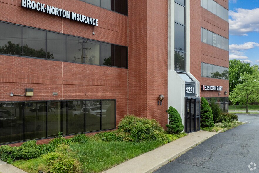 More Photos Of 4221 Walney Rd, Chantilly Office For Lease