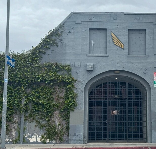 Primary Photo Of 1315 W Pico Blvd, Los Angeles Flex For Lease