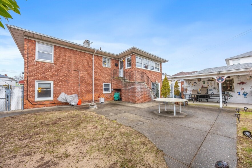 More Photos Of 15744 97th St, Howard Beach Multifamily For Sale