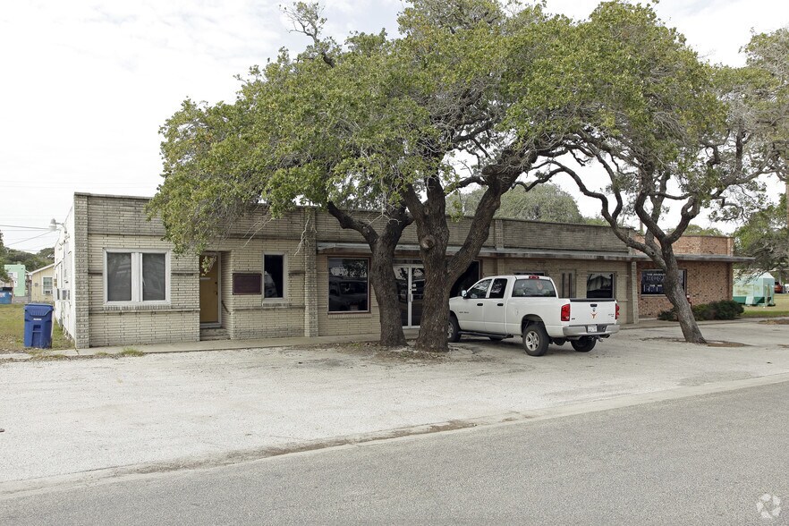 More Photos Of 346-354 S Houston St, Aransas Pass Office For Sale