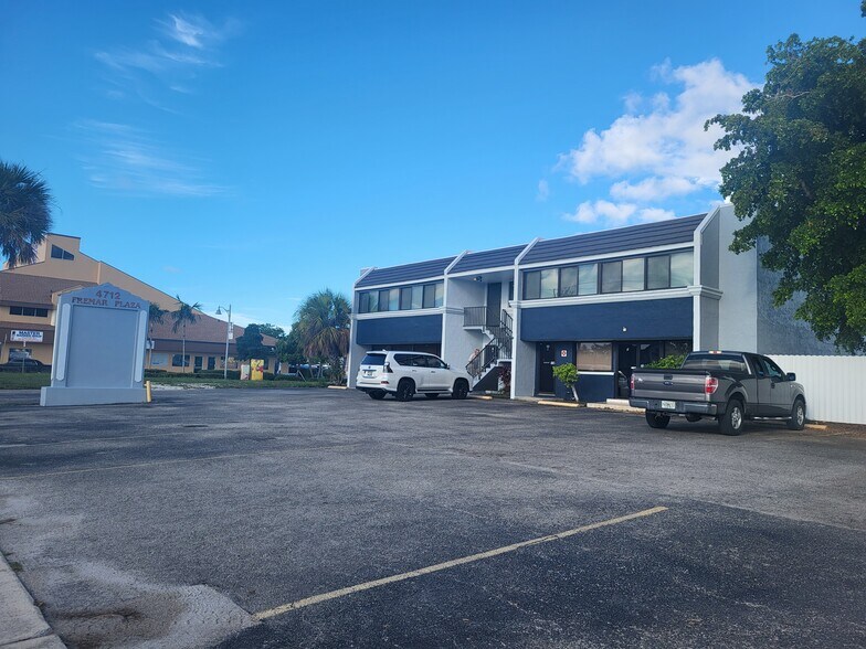 More Photos Of 4712 SE 15th Ave, Cape Coral Office For Sale