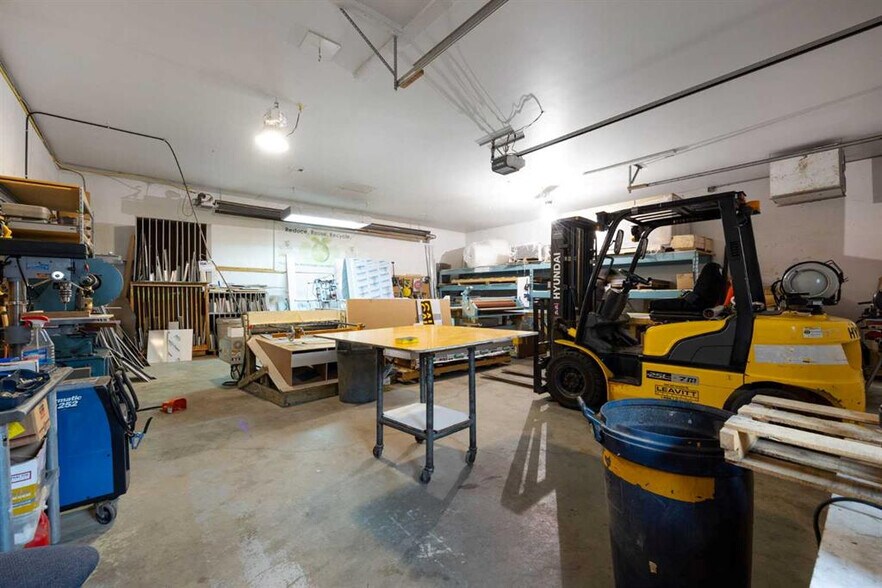 More Photos Of 195 Mackay Cres, Fort McMurray Warehouse For Sale