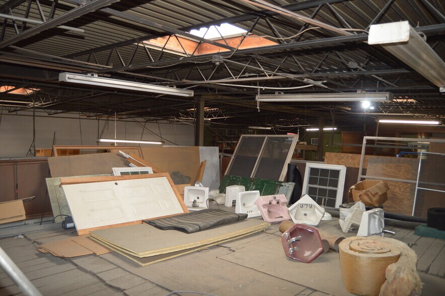 More Photos Of 1819 Main st, Lynchburg Flex For Sale