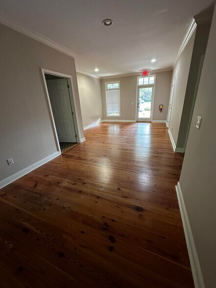 More Photos Of 10 Pinckney Colony Rd, Bluffton Office For Lease