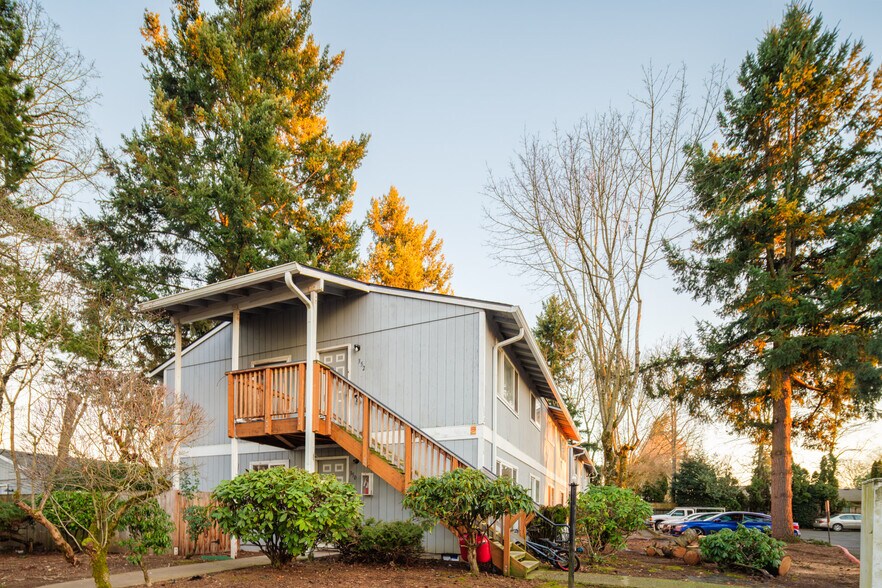 More Photos Of 340 S Locust St, Canby Apartments For Sale