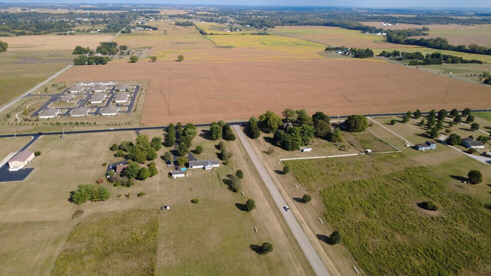 More Photos Of 665 Granite Dr, Circleville Light Distribution For Lease