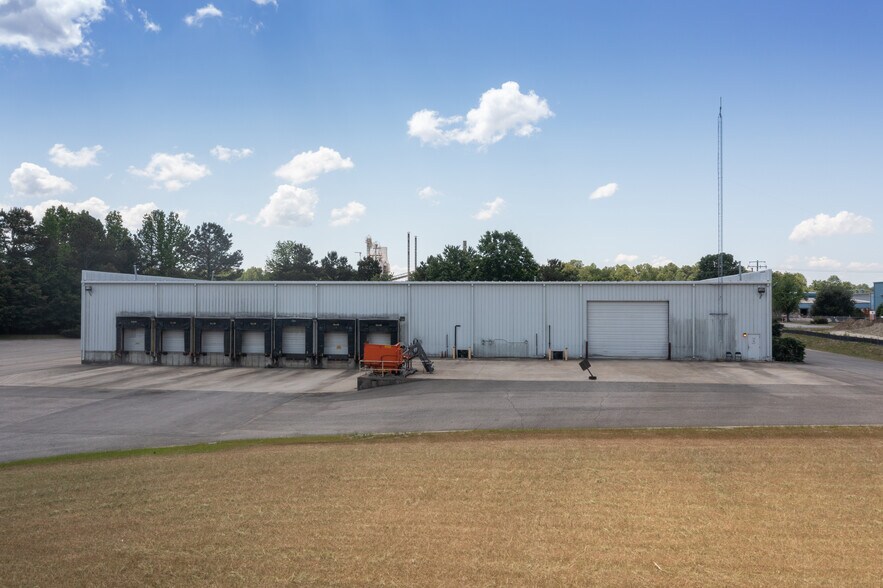 More Photos Of 177 Industrial Blvd, Toano Distribution For Lease
