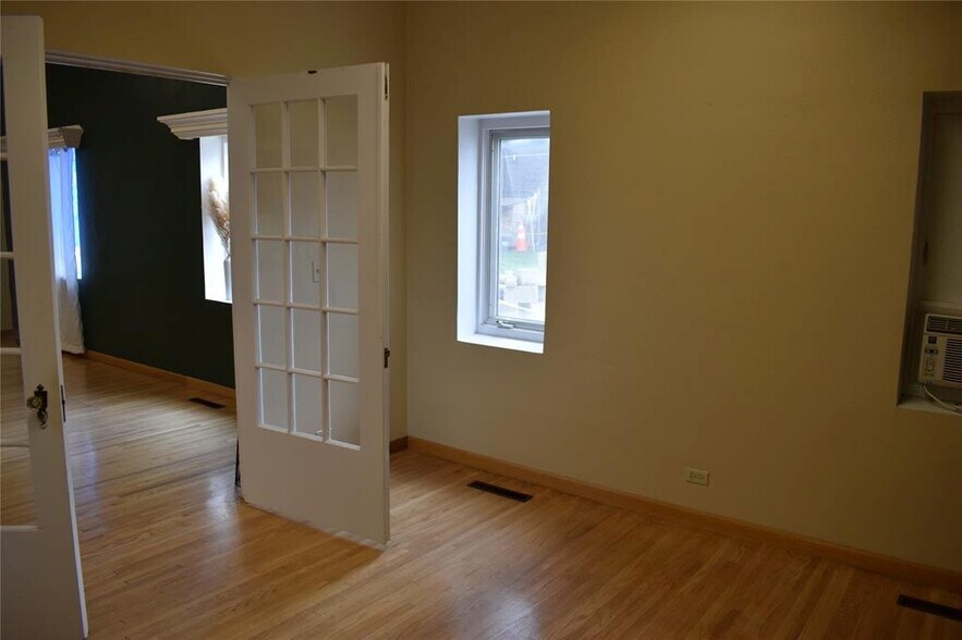 More Photos Of 424 Main St, Shelby Storefront Retail Office For Sale