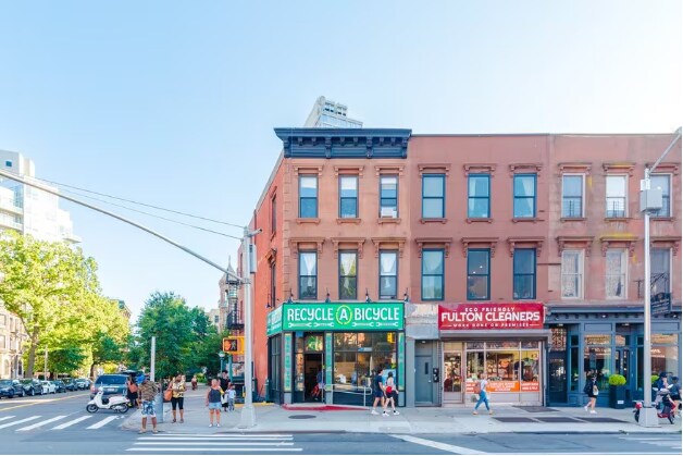 More Photos Of 858 Fulton St, Brooklyn Bank For Lease