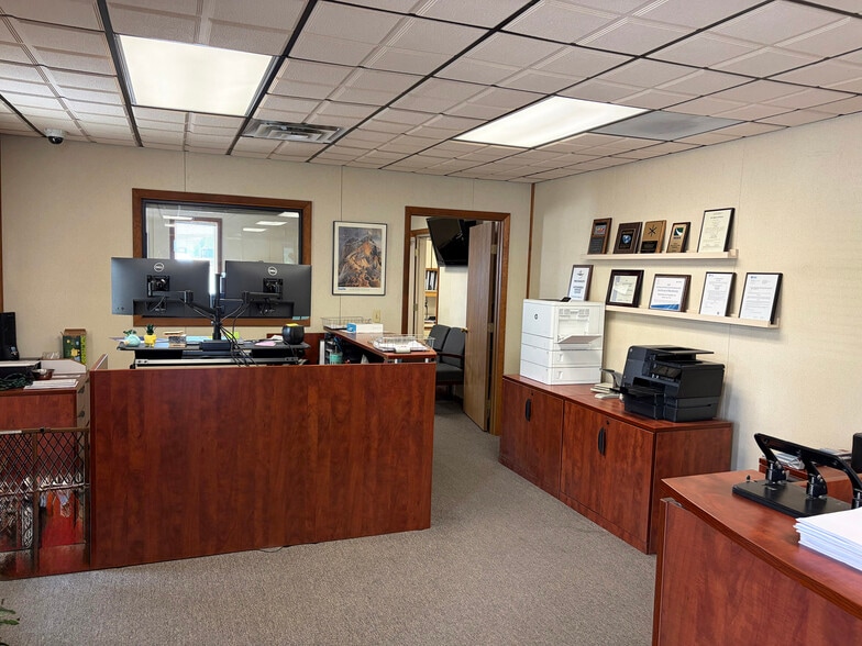 More Photos Of 2865 Airport Dr, Erie Warehouse For Sale
