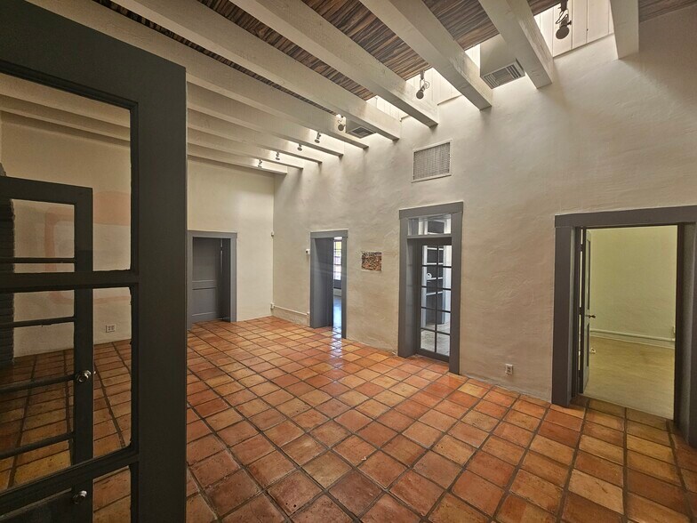 More Photos Of 376 S Stone Ave, Tucson Office For Lease