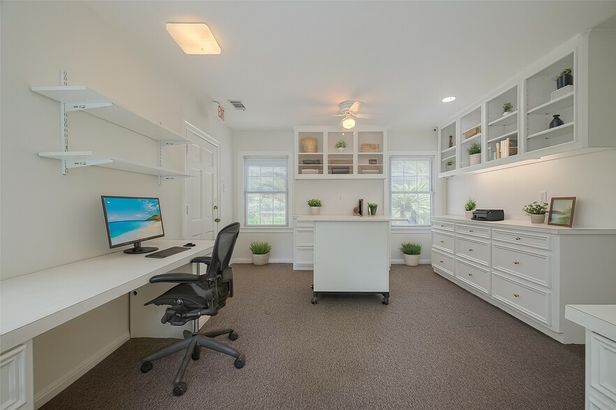 More Photos Of 826 Heights Blvd, Houston Office Residential For Sale