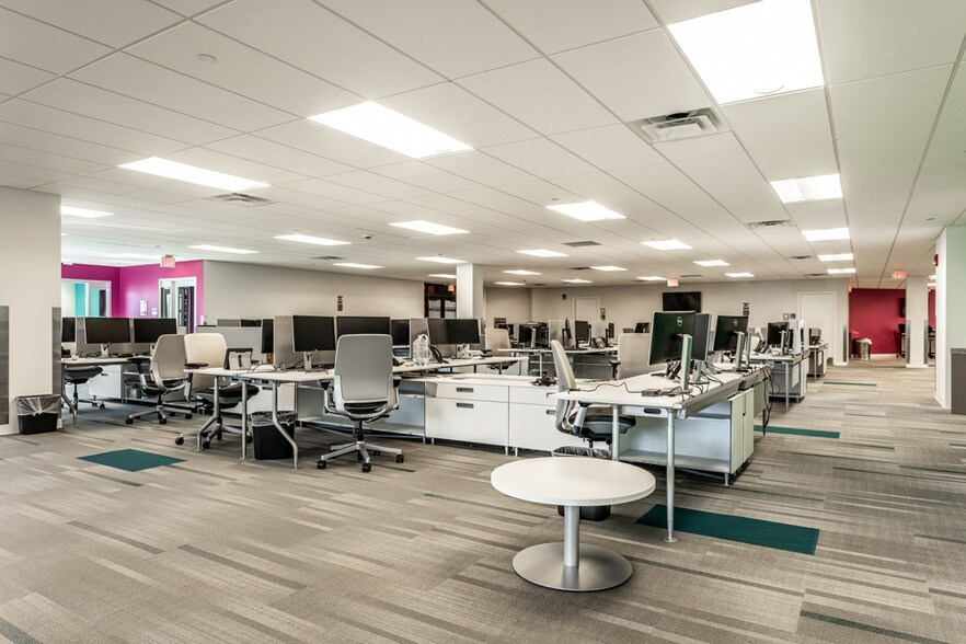 More Photos Of 4030 Vincennes Rd, Indianapolis Office For Lease