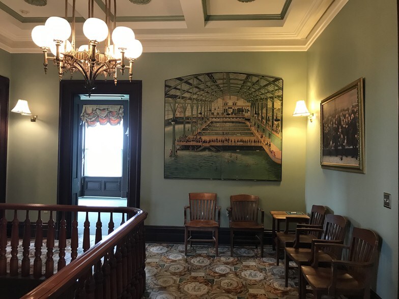 More Photos Of 2021 Auburn Ave, Cincinnati Office For Sale